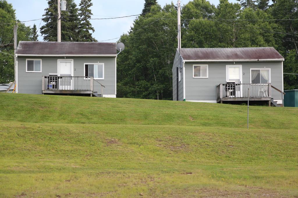 Catfish Lakefront Cabins & Campground 와와 외부 사진
