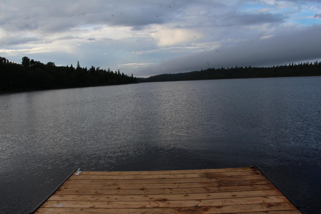 Catfish Lakefront Cabins & Campground 와와 외부 사진