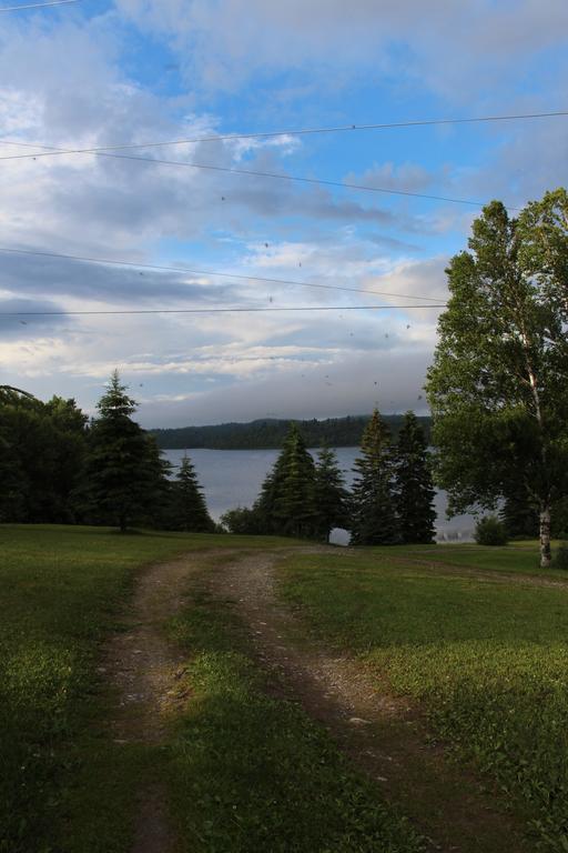 Catfish Lakefront Cabins & Campground 와와 외부 사진