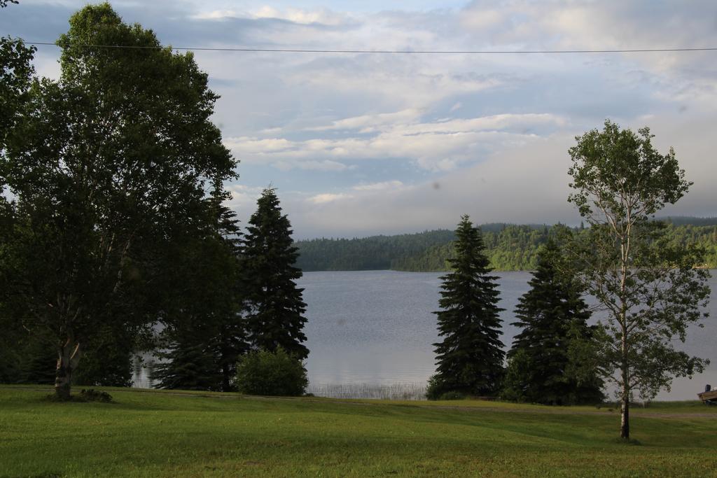 Catfish Lakefront Cabins & Campground 와와 외부 사진