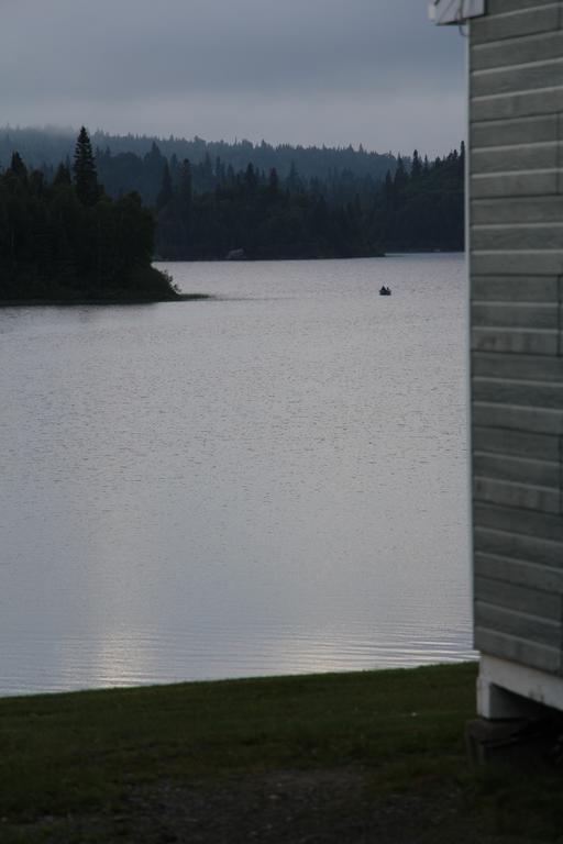 Catfish Lakefront Cabins & Campground 와와 외부 사진