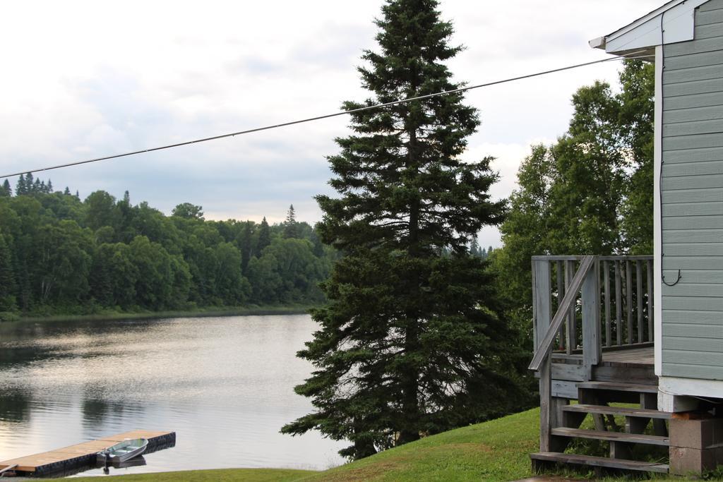 Catfish Lakefront Cabins & Campground 와와 외부 사진